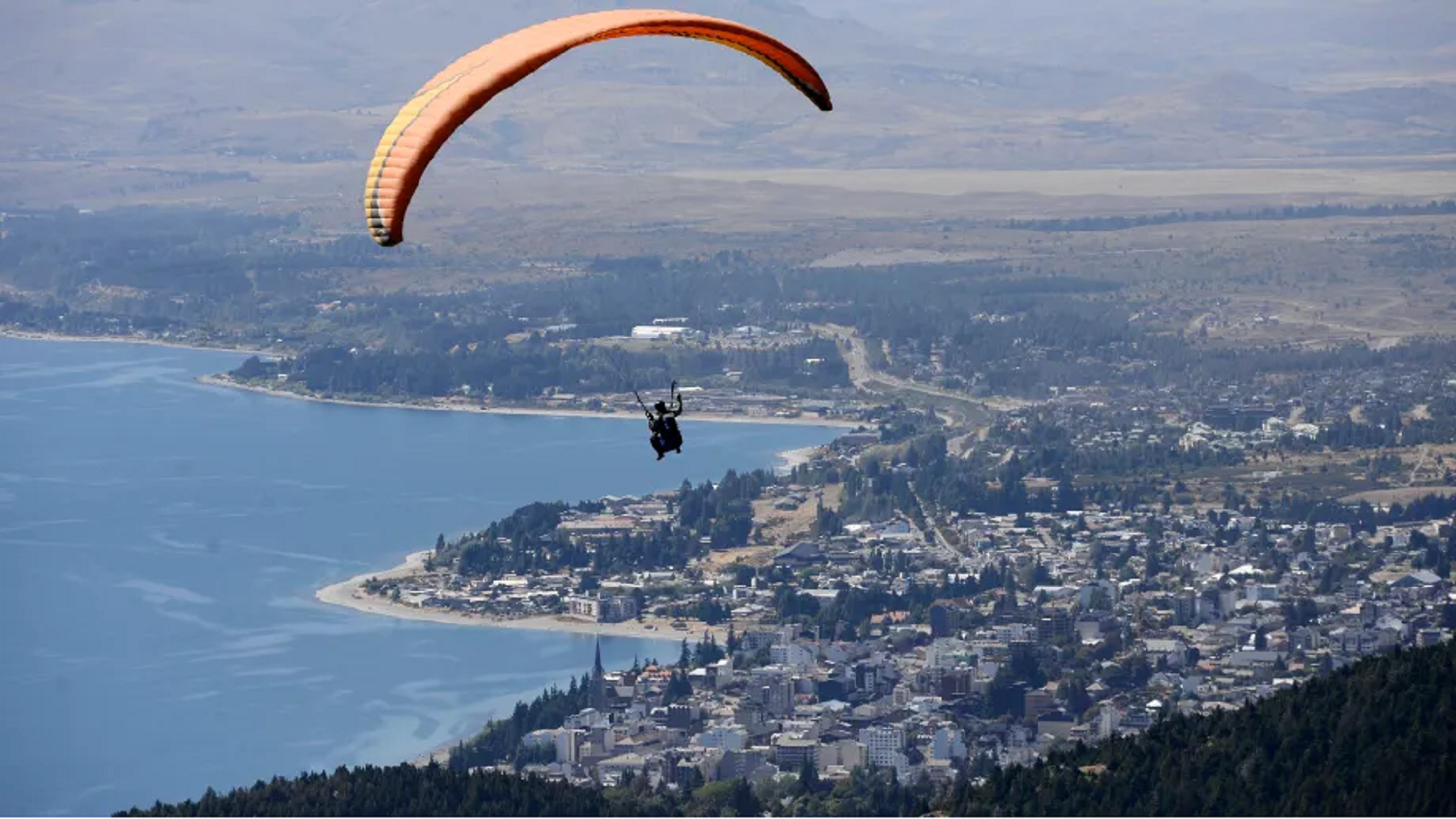 Desde el Telesférico Cerro Otto iniciará acciones legales por aterrizajes en parapentes. 