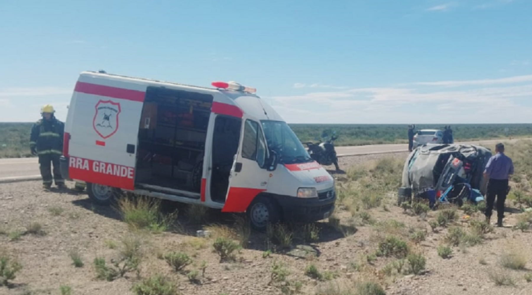 Cómo es el estado de salud del nene de 5 años que sufrió un vuelco en la Ruta 3. Foto: gentileza Bomberos Voluntarios de Sierra Grande.