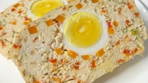 Recetón: paso a paso de la terrina de pollo, una comida contundente y saludable