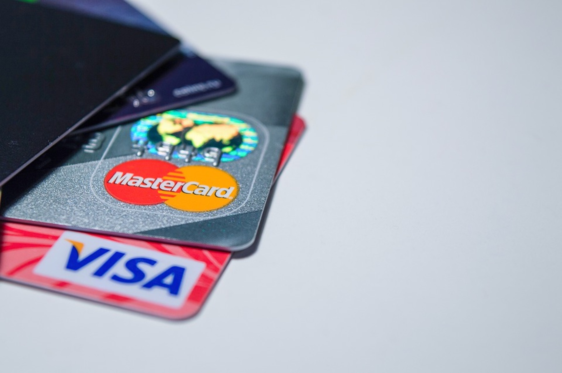 Tarjetas Visa y Mastercard.-