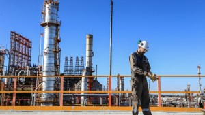 Cayó la producción y las ventas locales: mes complejo para la industria petroquímica