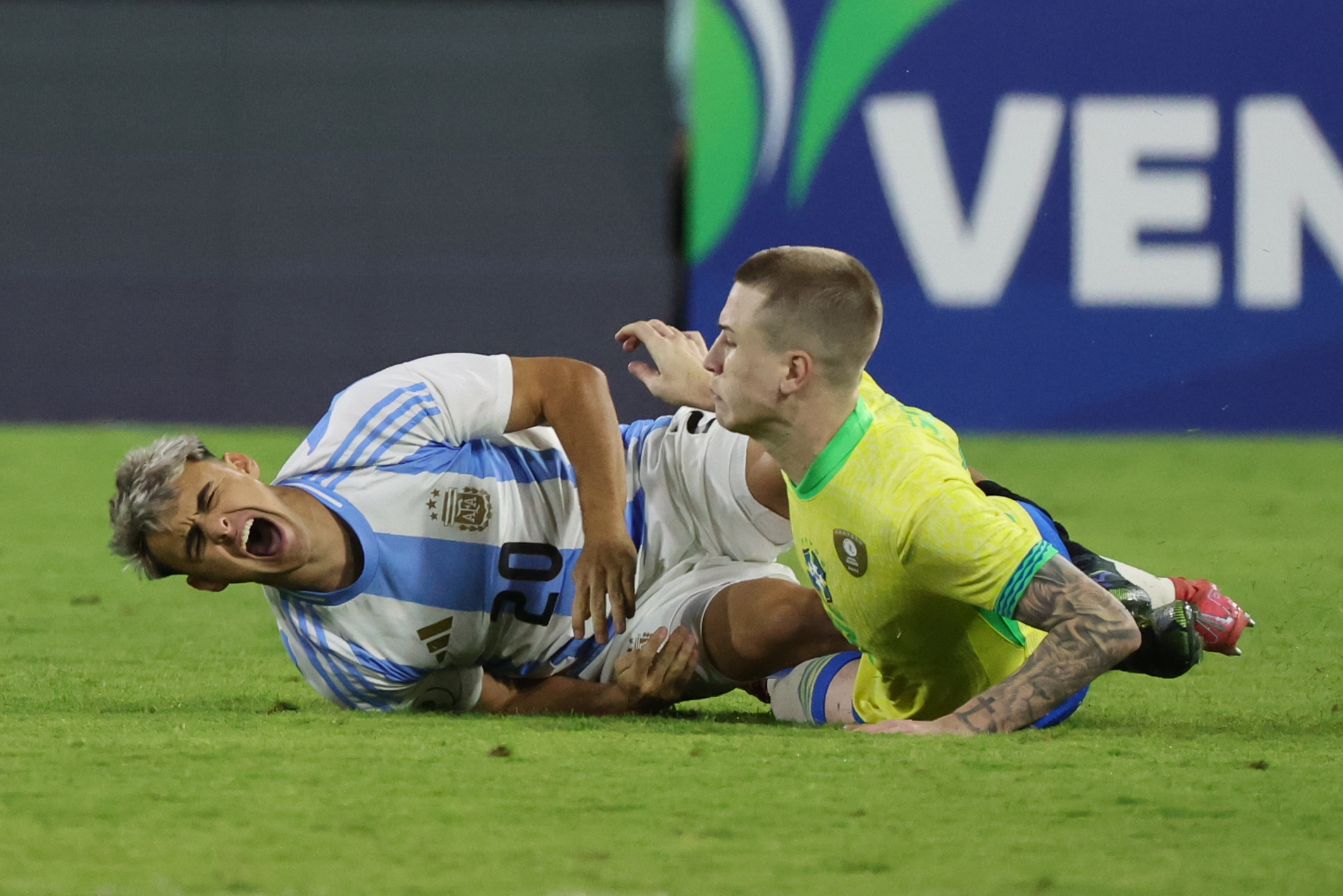 Alex Woiski quedó descartado para el cruce con Paraguay.