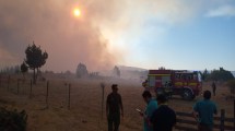 Imagen de El fuego avanza en Chile, a la altura de Neuquén: más evacuaciones y alerta roja en La Araucanía