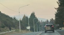 Imagen de Humo en Bariloche por el incendio en el parque Nahuel Huapi, en Ruta 40 visibilidad reducida