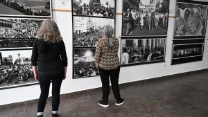 24 de Marzo: Bariloche recibe la muestra fotográfica de una pareja que acompañó la lucha de Madres desde un principio