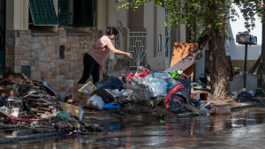 Temporal en Bahía Blanca: el agua empezó a bajar, pero persisten los daños y hay más de 500 evacuados