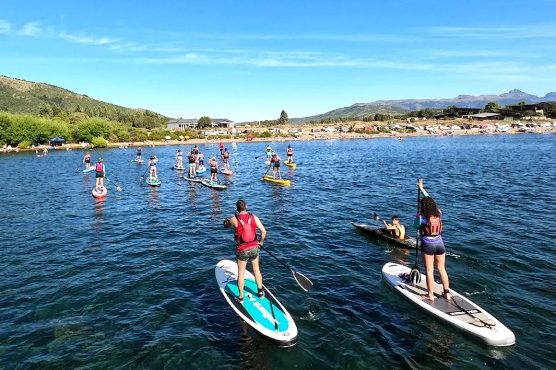 El fin de semana largo, disfrutalo con una bajada en SUP por el río Limay y desde Villa El Chocón