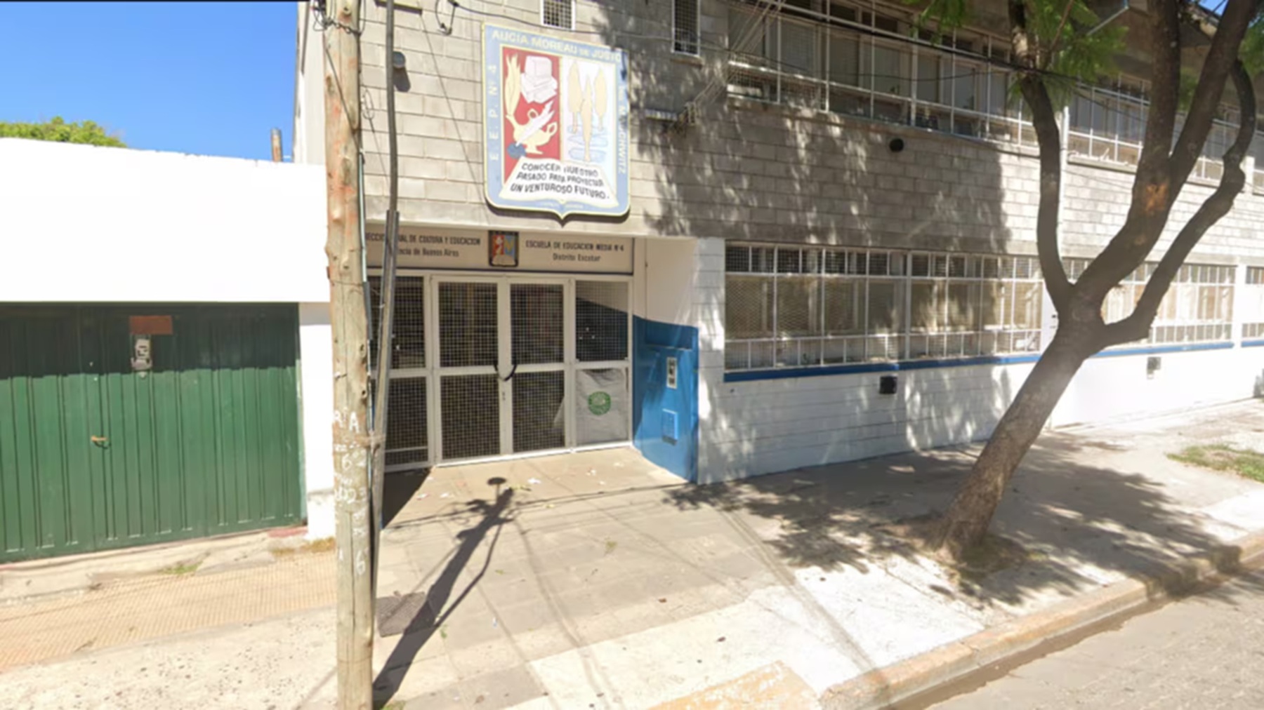 Escuela secundaria N°4, en Ingeniero Maschwitz.-