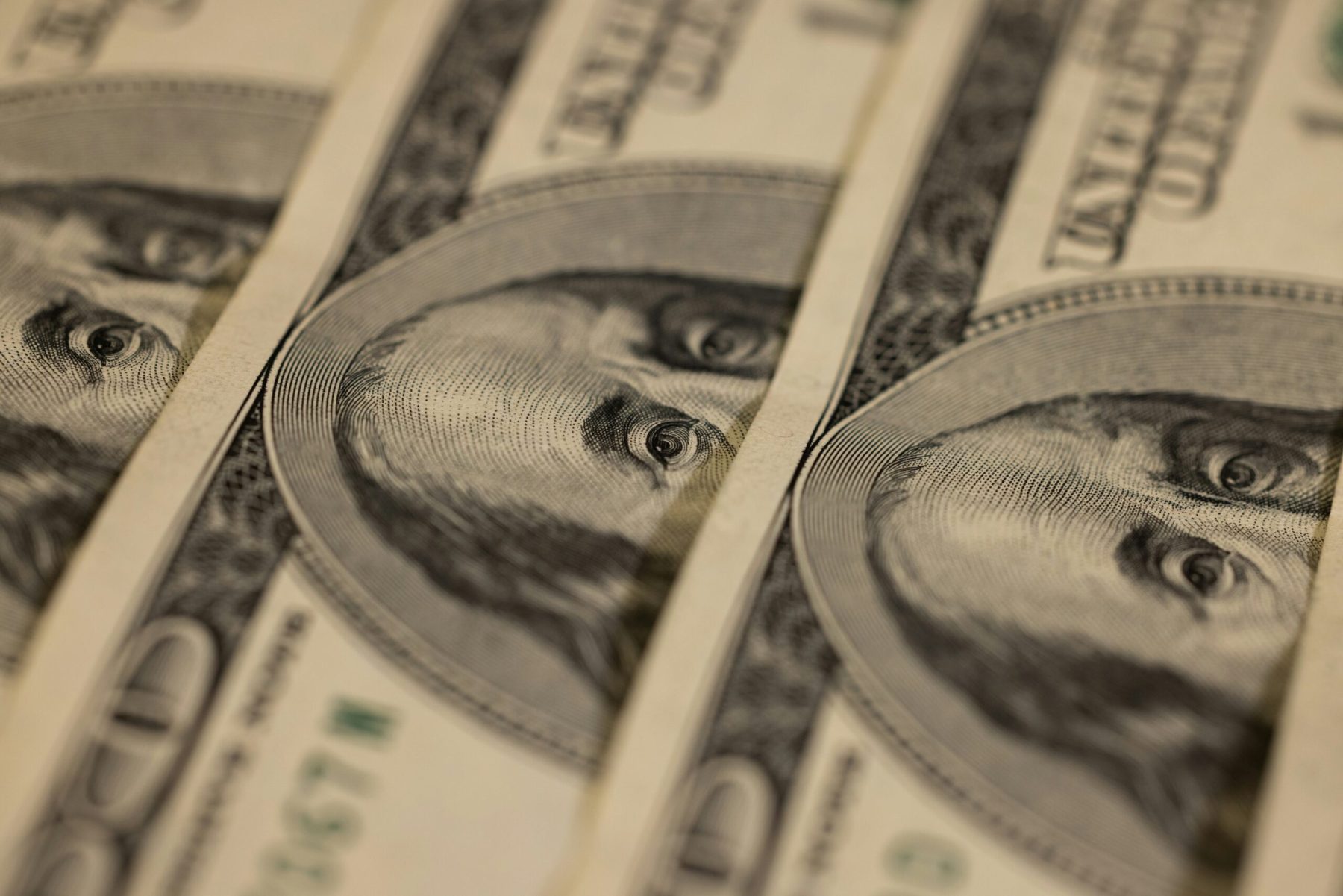 Dólar hoy: a cuánto cotizan el dólar blue, el MEP y el CCL este martes 8 de abril de 2025